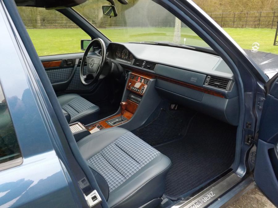 Интерьер Mercedes-Benz 500E (W124) 1993 года  (фото 10 из 21)